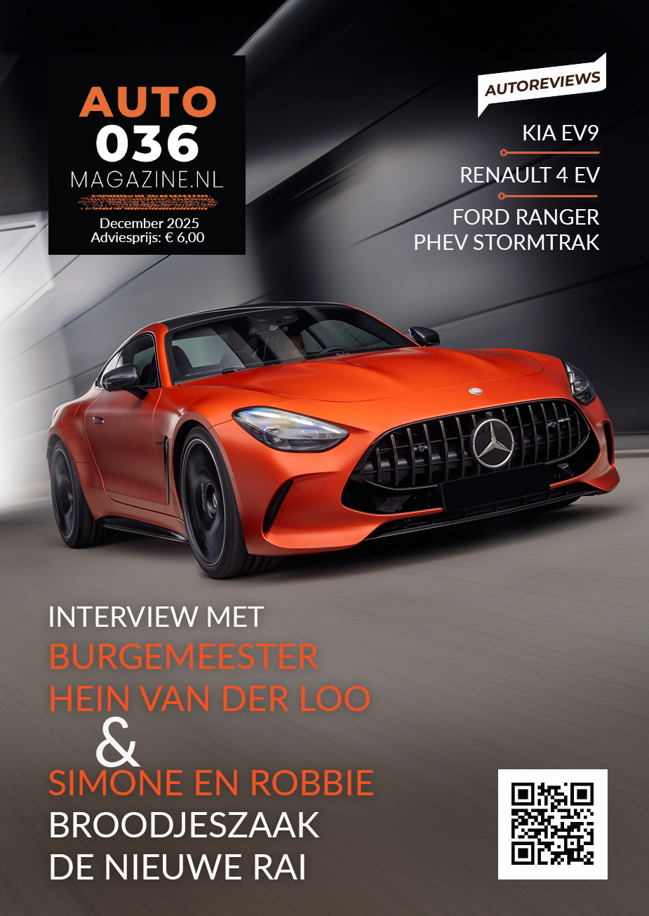 Cover van AUTO 036 Magazine met een oranje Mercedes‑sportwagen in een moderne tunnel en diverse autotitels en interviews vermeld.